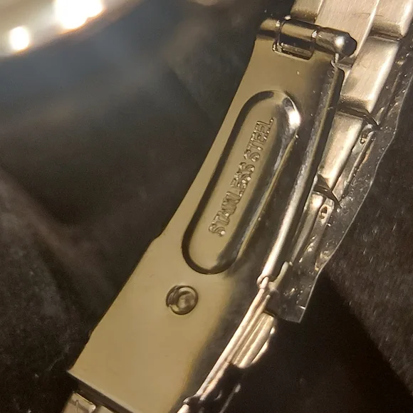 Older Pulsar Watch With Case Untested - Picture 4 of 15